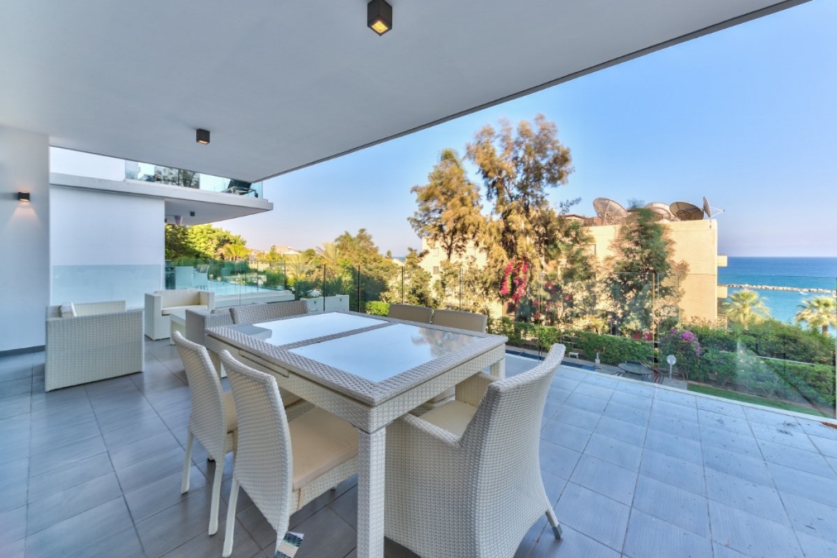 3 bedrooms Apartment in Nicosia, Cyprus No. 38262