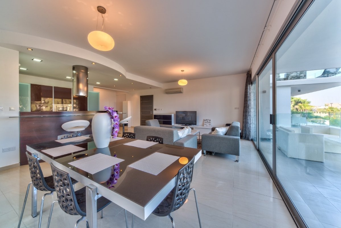 3 bedrooms Apartment in Nicosia, Cyprus No. 38262