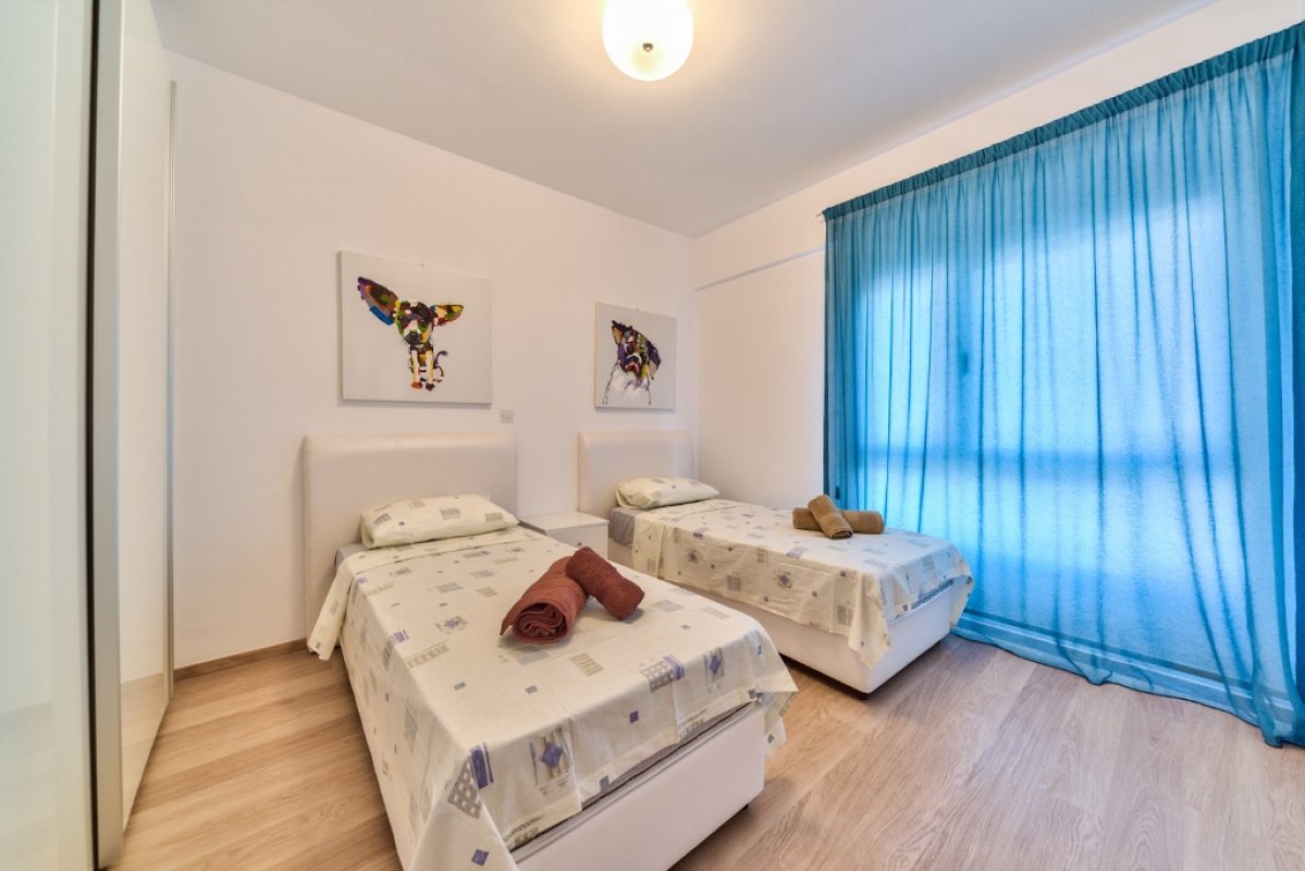 3 bedrooms Apartment in Nicosia, Cyprus No. 38262