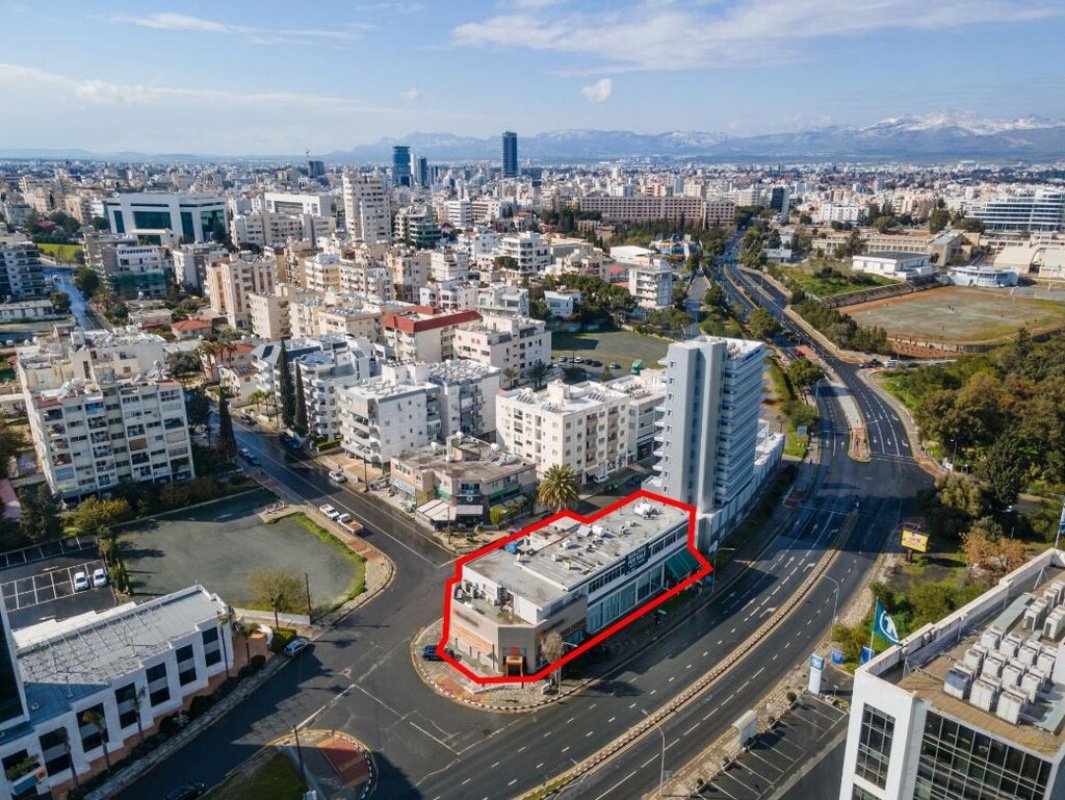 1204m2 Local comercial en Nicosia, Chipre No. 37969