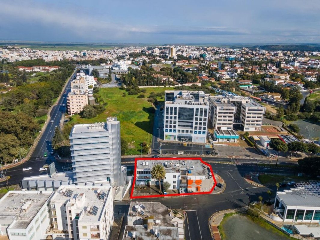 1204m2 Local comercial en Nicosia, Chipre No. 37969