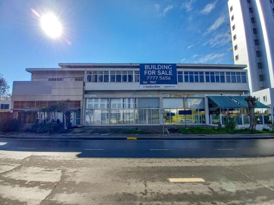1204m2 Local comercial en Nicosia, Chipre No. 37969