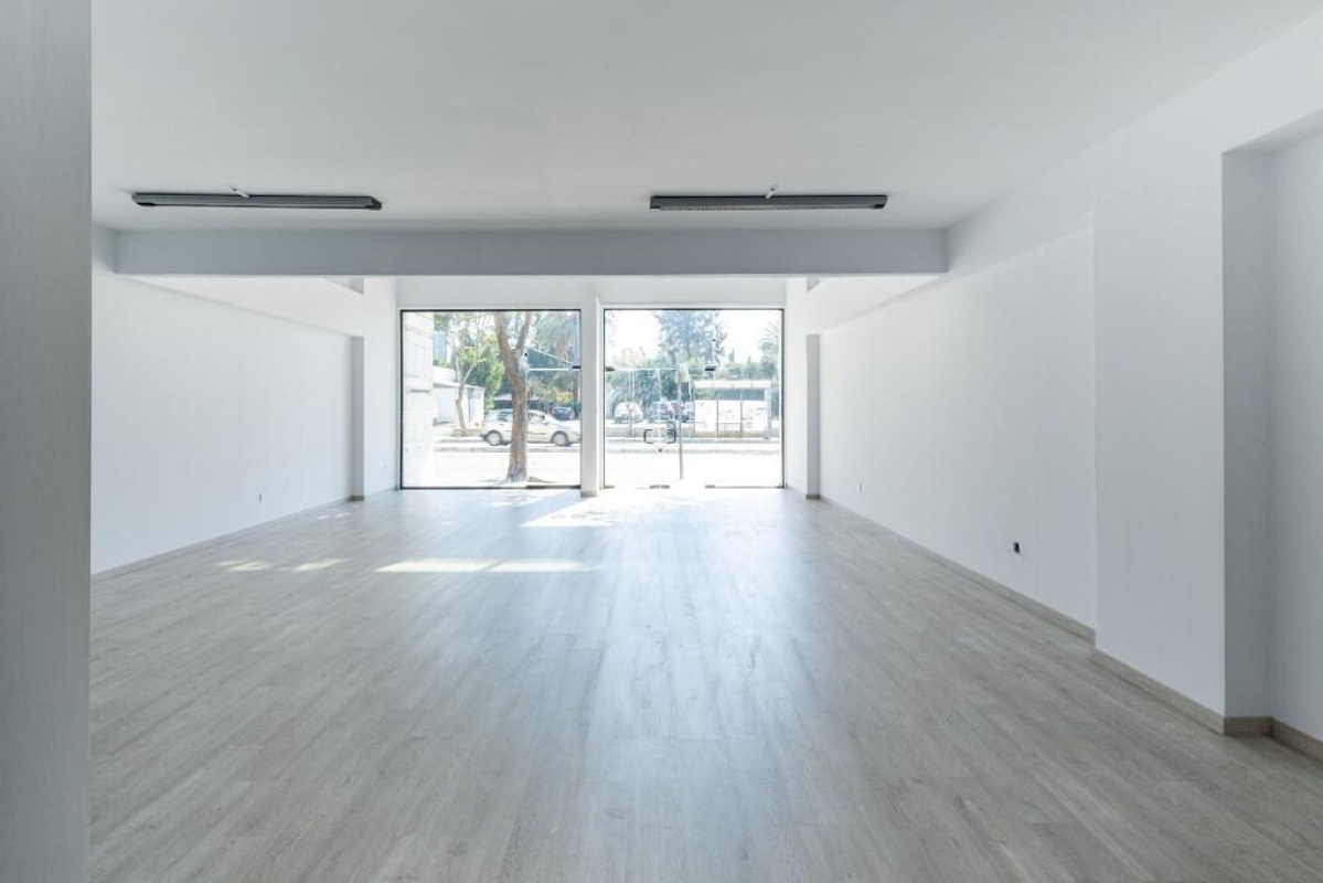 2130m2 Local comercial en Nicosia, Chipre No. 37968