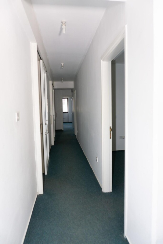 331m2 Local comercial en Nicosia, Chipre No. 37966