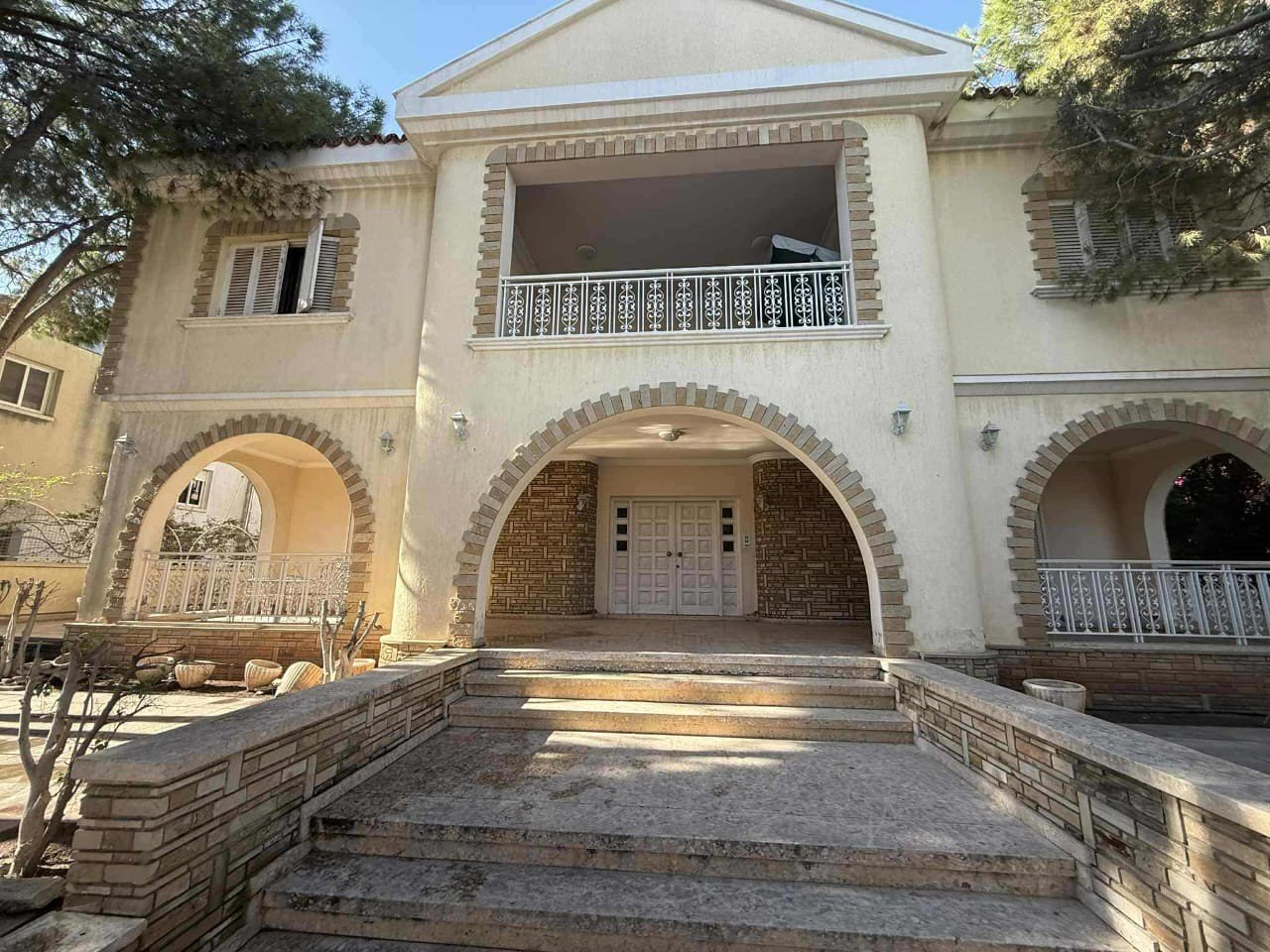 5 bedrooms Villa in Limassol, Cyprus No. 47158