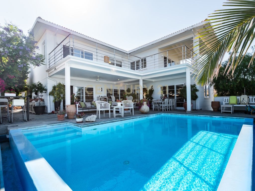 4 dormitorios Villa en Mesa Geitonia, Limassol, Chipre No. 6223