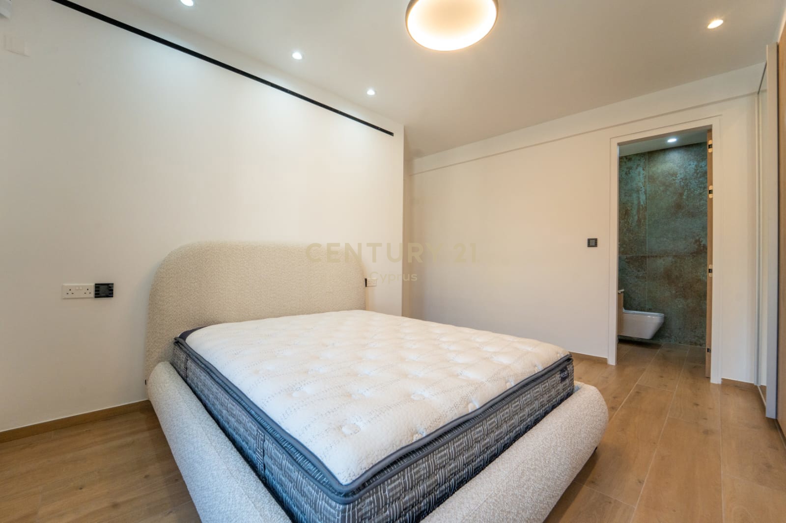 3 bedrooms Villa in Germasogeia, Limassol, Cyprus No. 53523