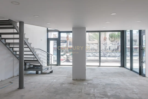 231m2 Tienda en Germasogeia, Limassol, Chipre No. 53950