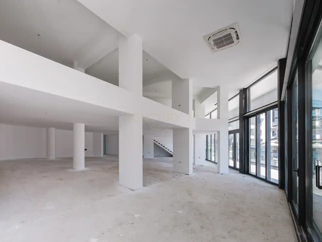 544m2 Boutique à Germasogeia, Limassol, Chypre No. 53952
