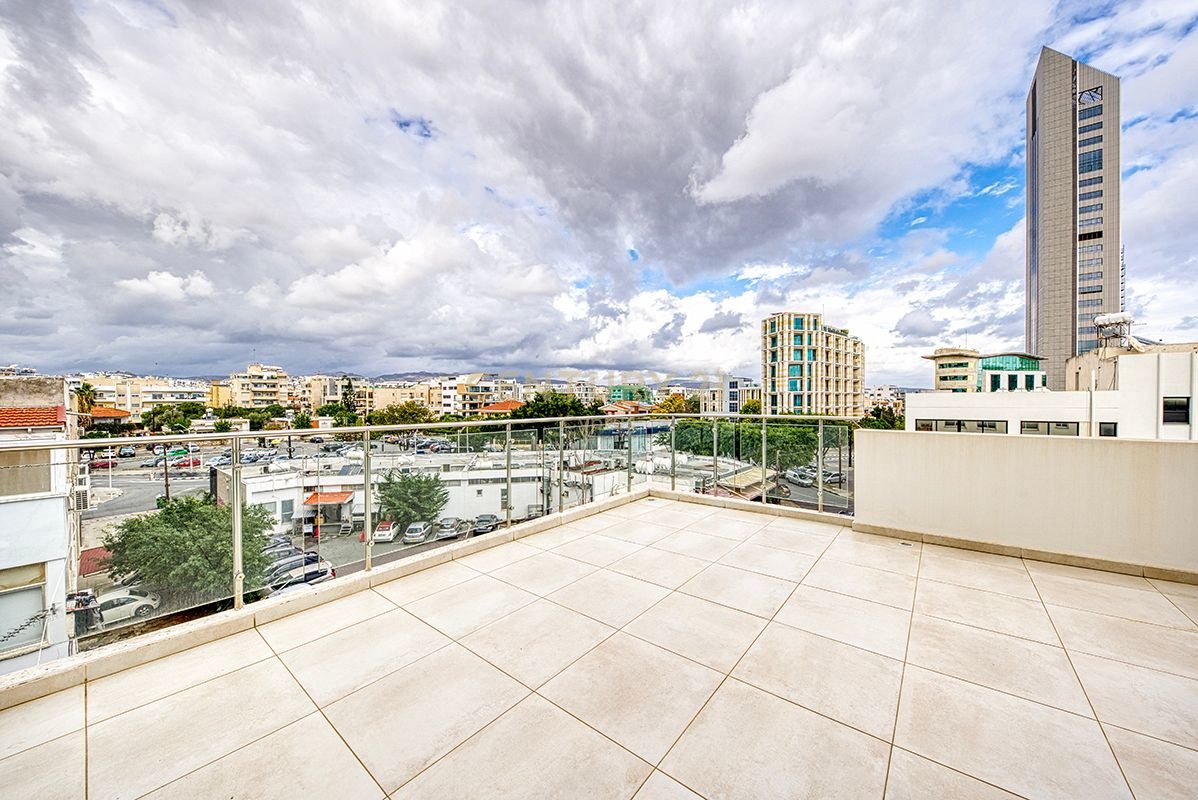 3 bedrooms Penthouse in Limassol, Cyprus No. 53735