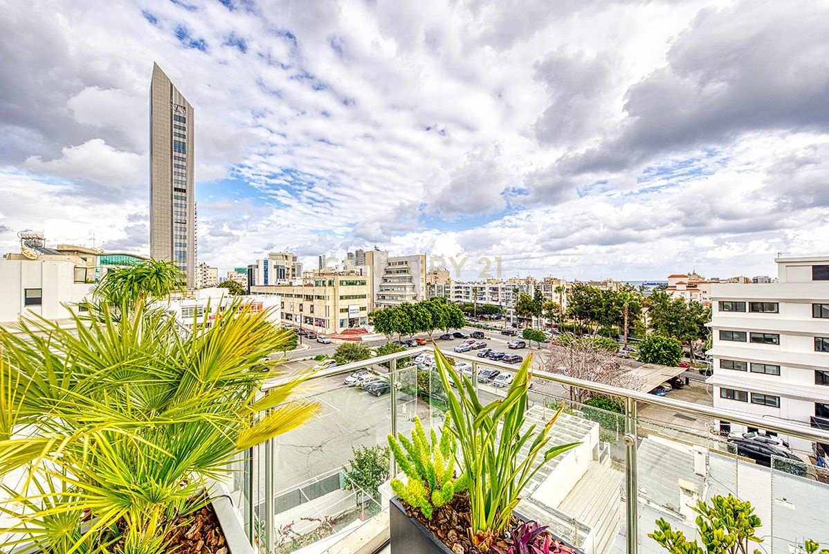 3 bedrooms Penthouse in Limassol, Cyprus No. 53735
