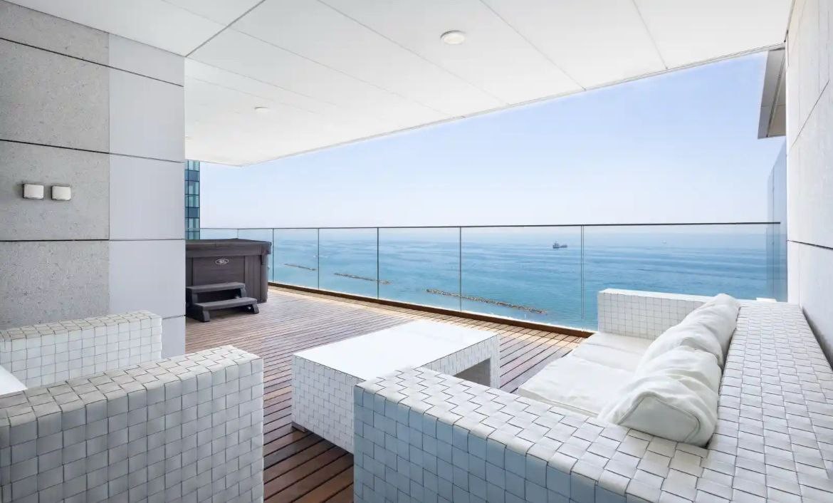 3 bedrooms Apartment in Limassol, Cyprus No. 48617