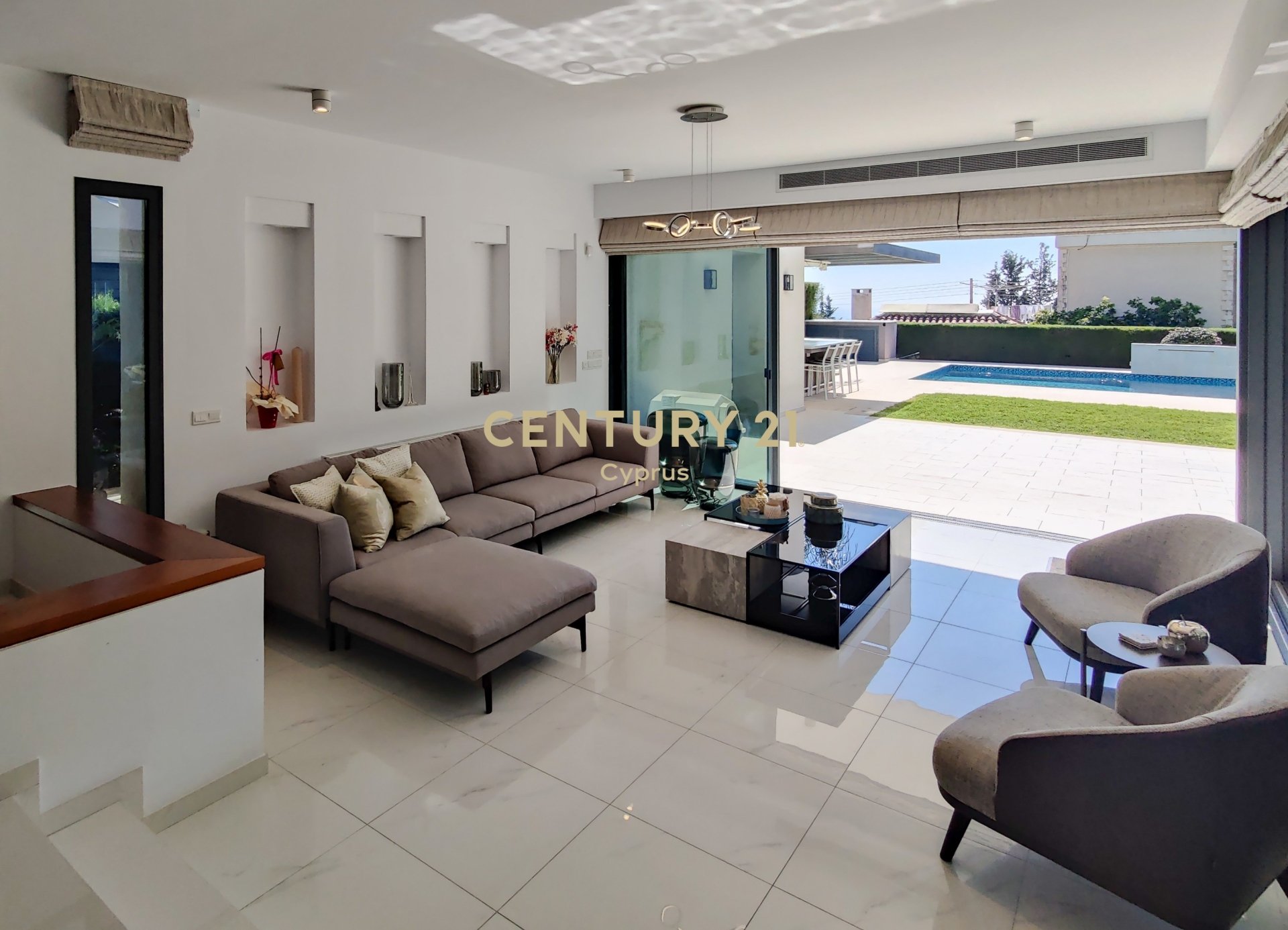 5 bedrooms Villa in Agios Athanasios, Limassol, Cyprus No. 55865