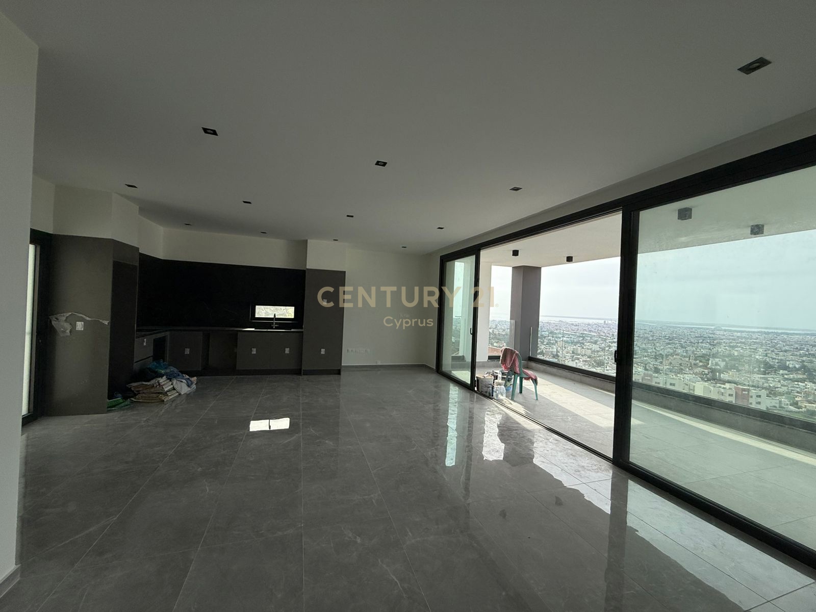 3 bedrooms Penthouse in Limassol, Cyprus No. 56046