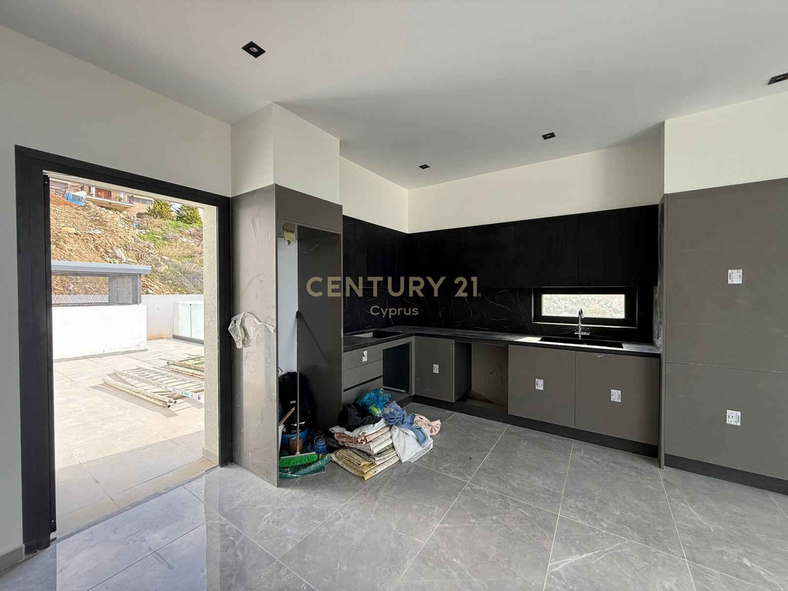 3 bedrooms Penthouse in Limassol, Cyprus No. 56046