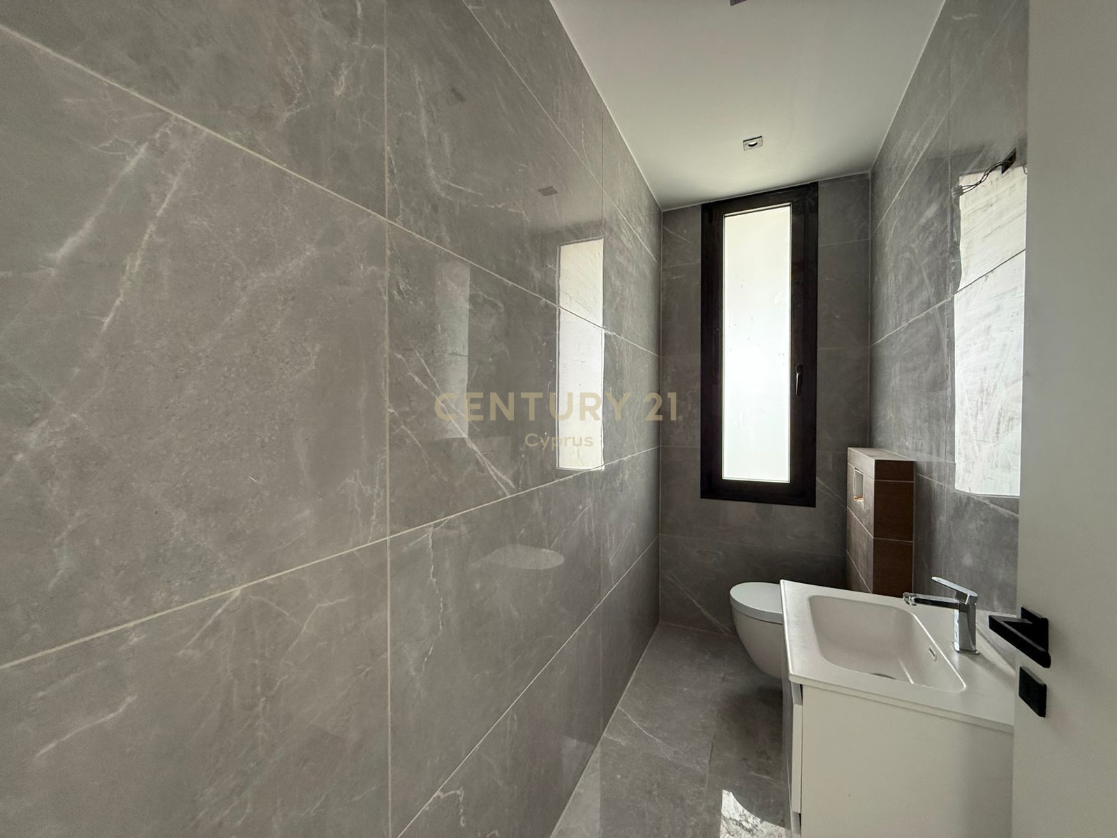 3 bedrooms Penthouse in Limassol, Cyprus No. 56046