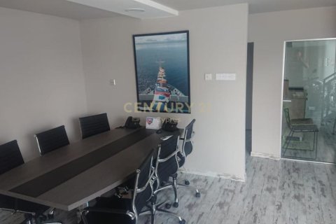 150m2 Oficina en Limassol, Chipre No. 56017
