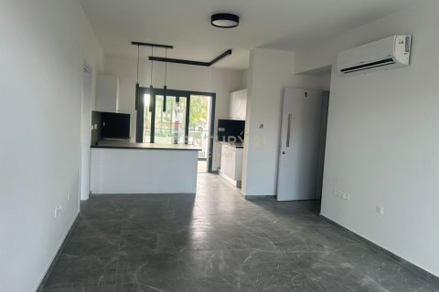 2 dormitorios Apartamento en Agios Athanasios, Limassol, Chipre No. 53595