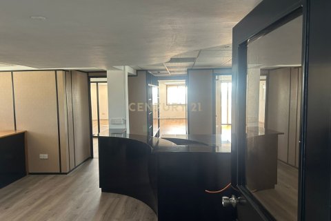 180m2 Oficina en Limassol, Chipre No. 53596