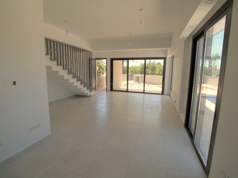 3 bedrooms Villa in Trachoni, Limassol, Cyprus No. 34111