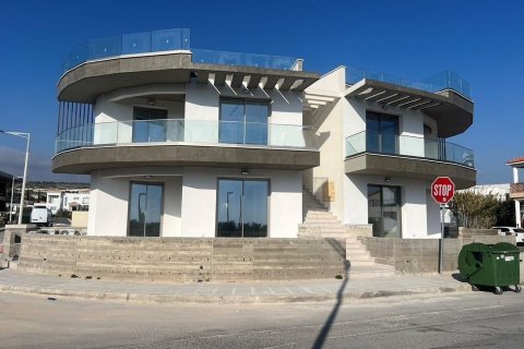 3 bedrooms Penthouse in Geroskípou, Paphos, Cyprus No. 42384