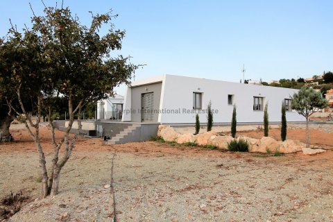 4 dormitorios Villa en Empa, Paphos, Chipre No. 8163