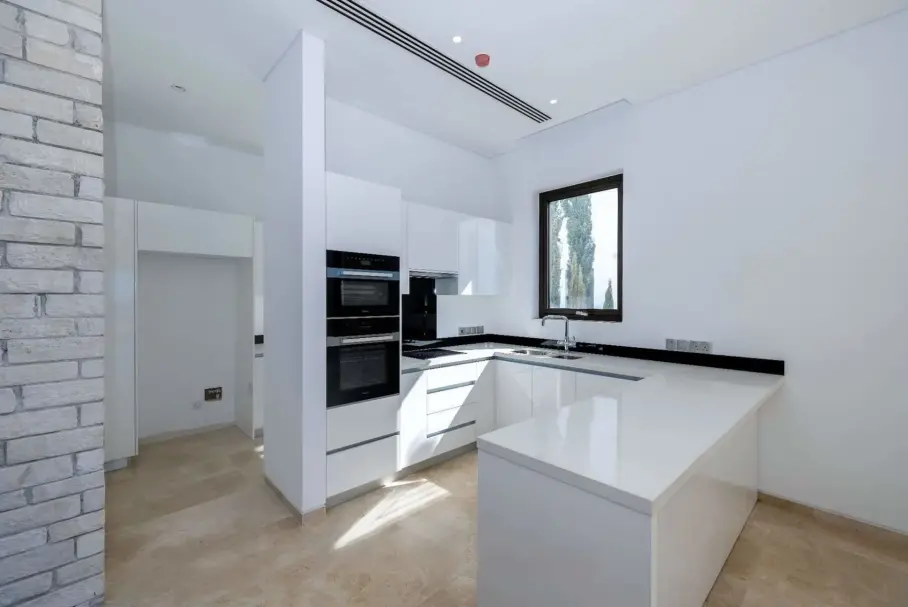 5 bedrooms Villa in Paphos, Cyprus No. 37884