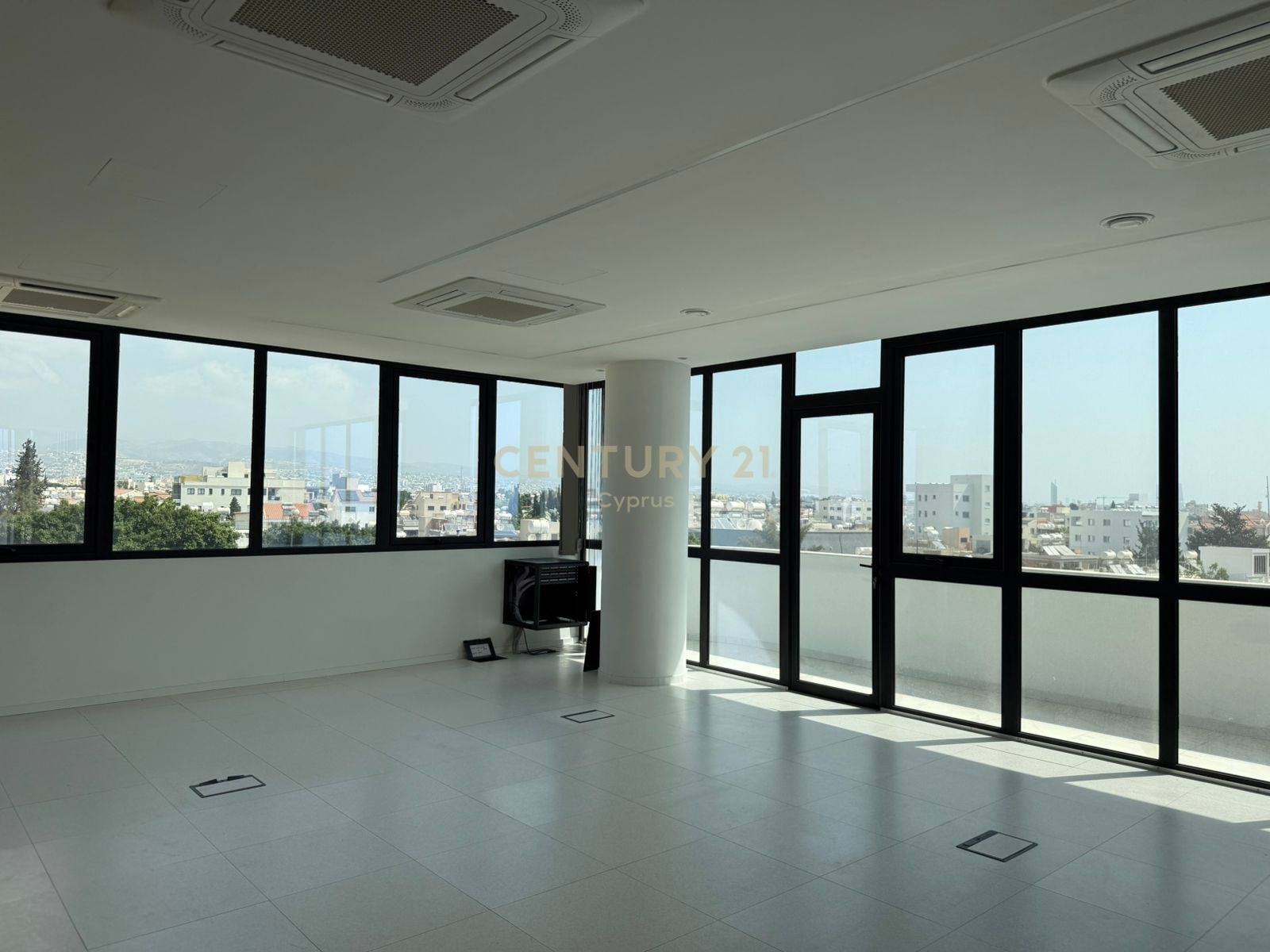 221m2 Bureau à Limassol, Chypre No. 55999
