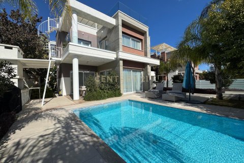 3 chambres Villa à Mouttagiaka, Limassol, Chypre No. 54244