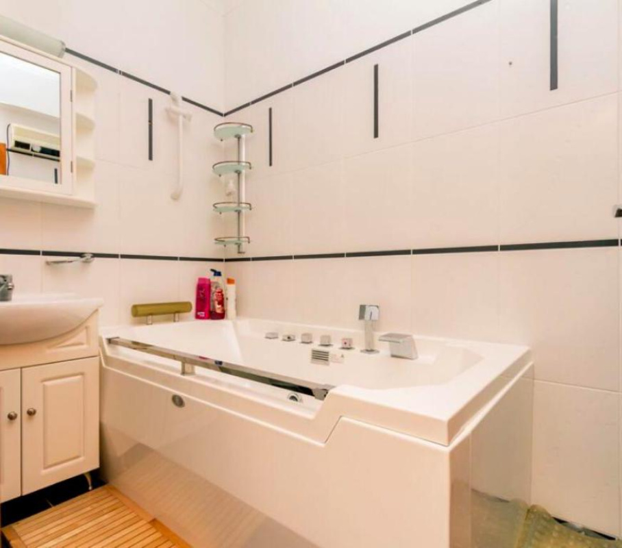 4 bedrooms Villa in Larnaca, Larnaka, Cyprus No. 38394