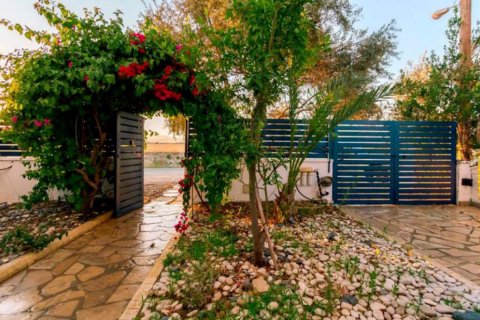 4 bedrooms Villa in Larnaca, Larnaka, Cyprus No. 38394