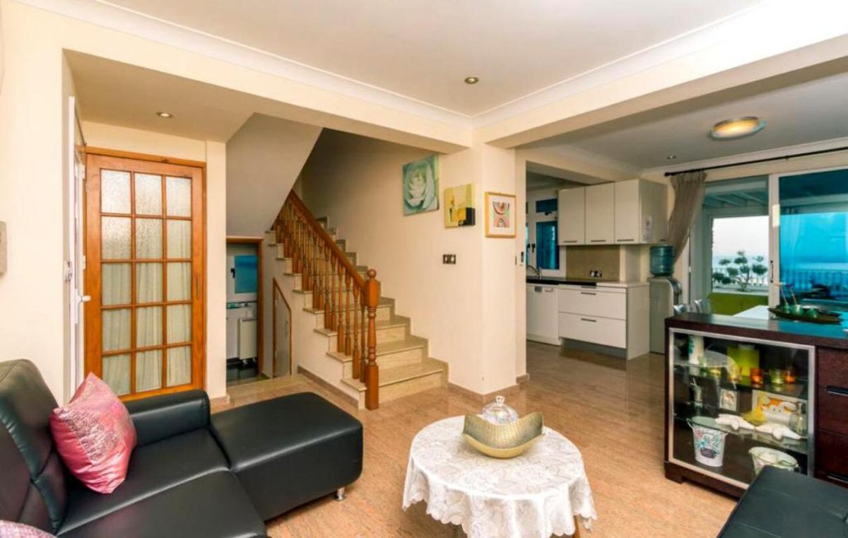 4 bedrooms Villa in Larnaca, Larnaka, Cyprus No. 38394