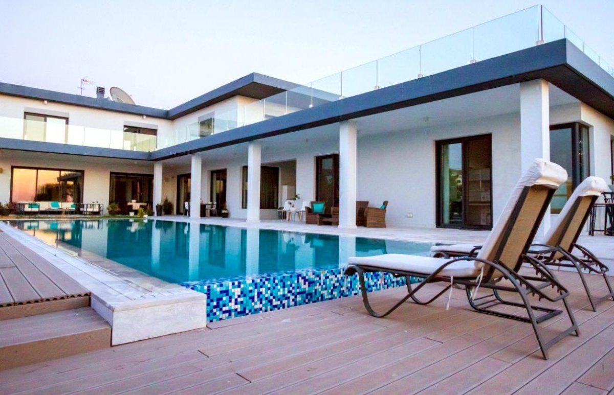 7 bedrooms Villa in Nicosia, Cyprus No. 38393