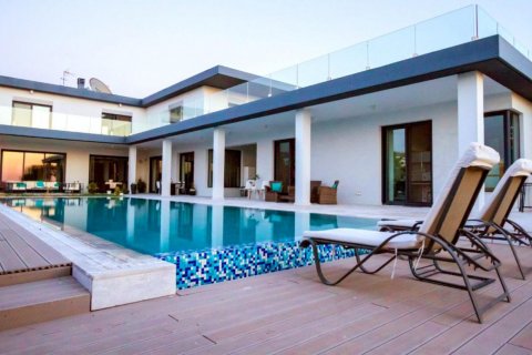 7 bedrooms Villa in Nicosia, Cyprus No. 38393