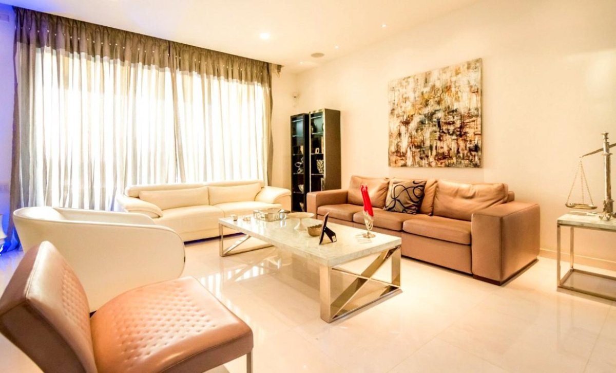 7 bedrooms Villa in Nicosia, Cyprus No. 38393