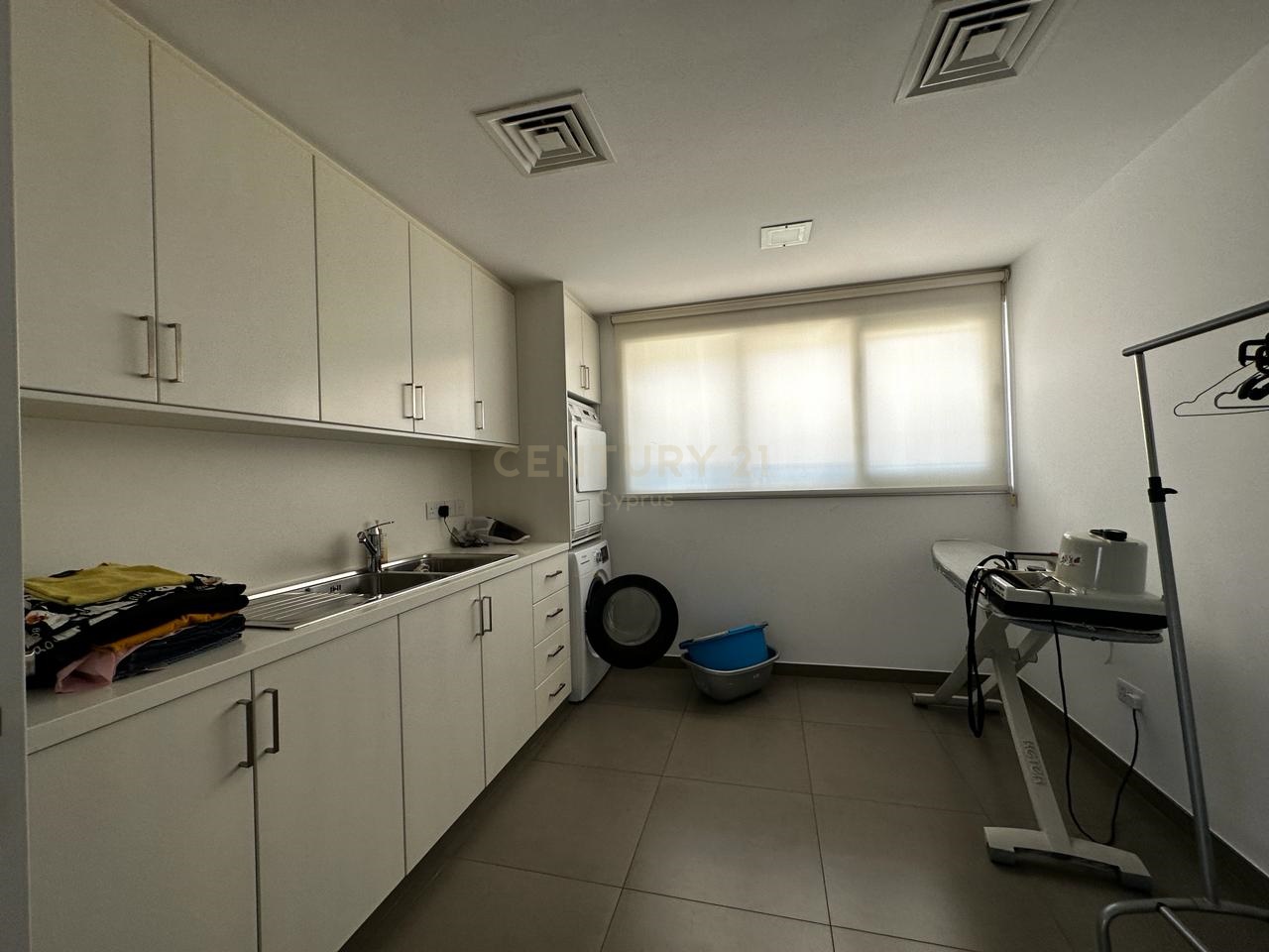 5 bedrooms Villa in Limassol, Cyprus No. 27645