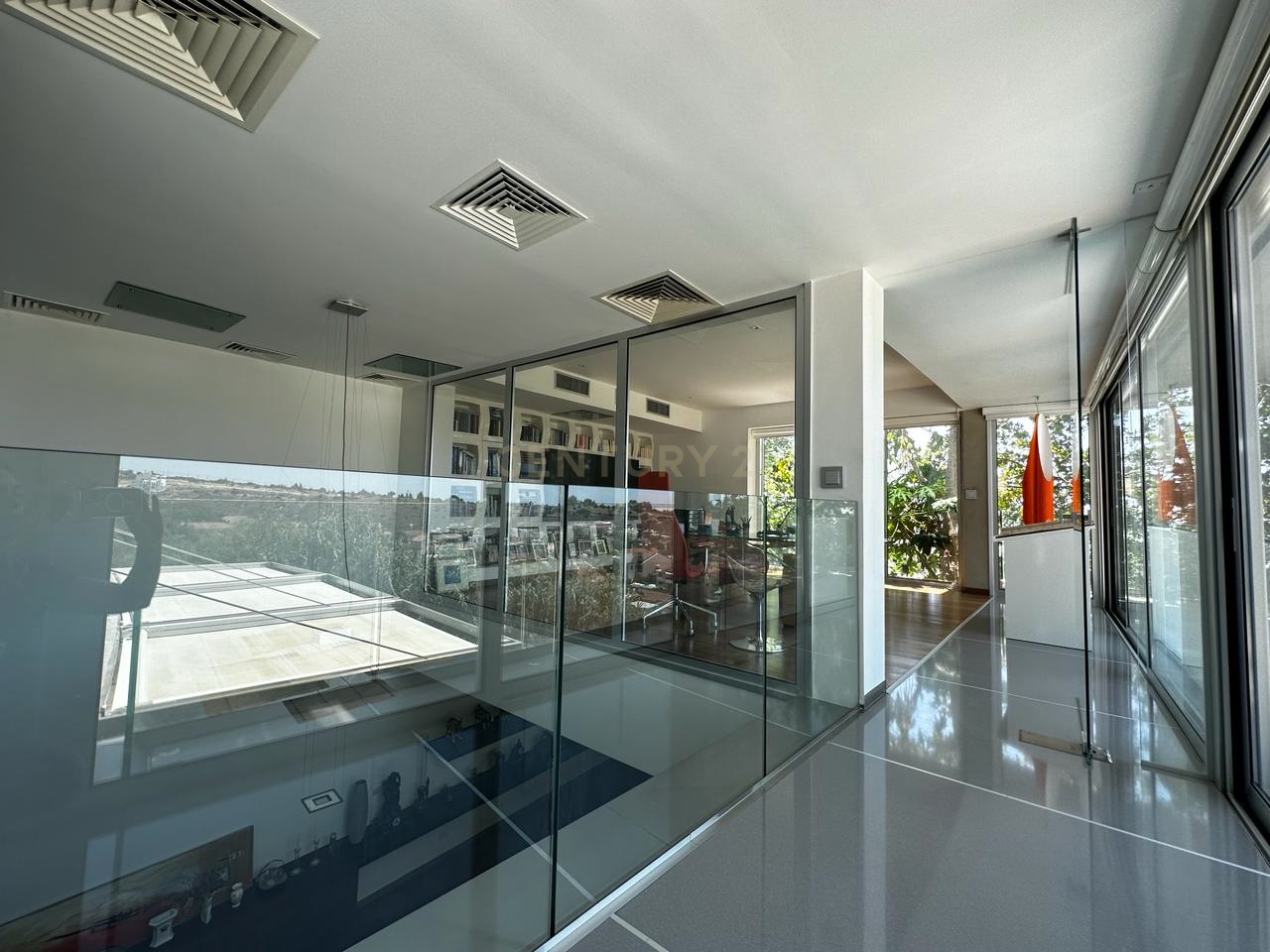5 bedrooms Villa in Limassol, Cyprus No. 27645