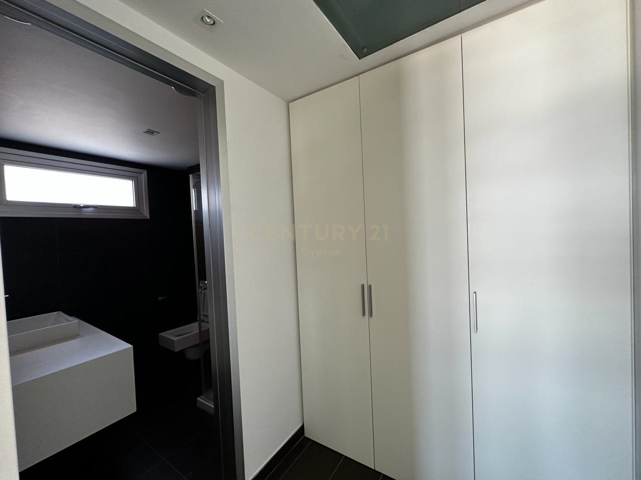 5 bedrooms Villa in Limassol, Cyprus No. 27645