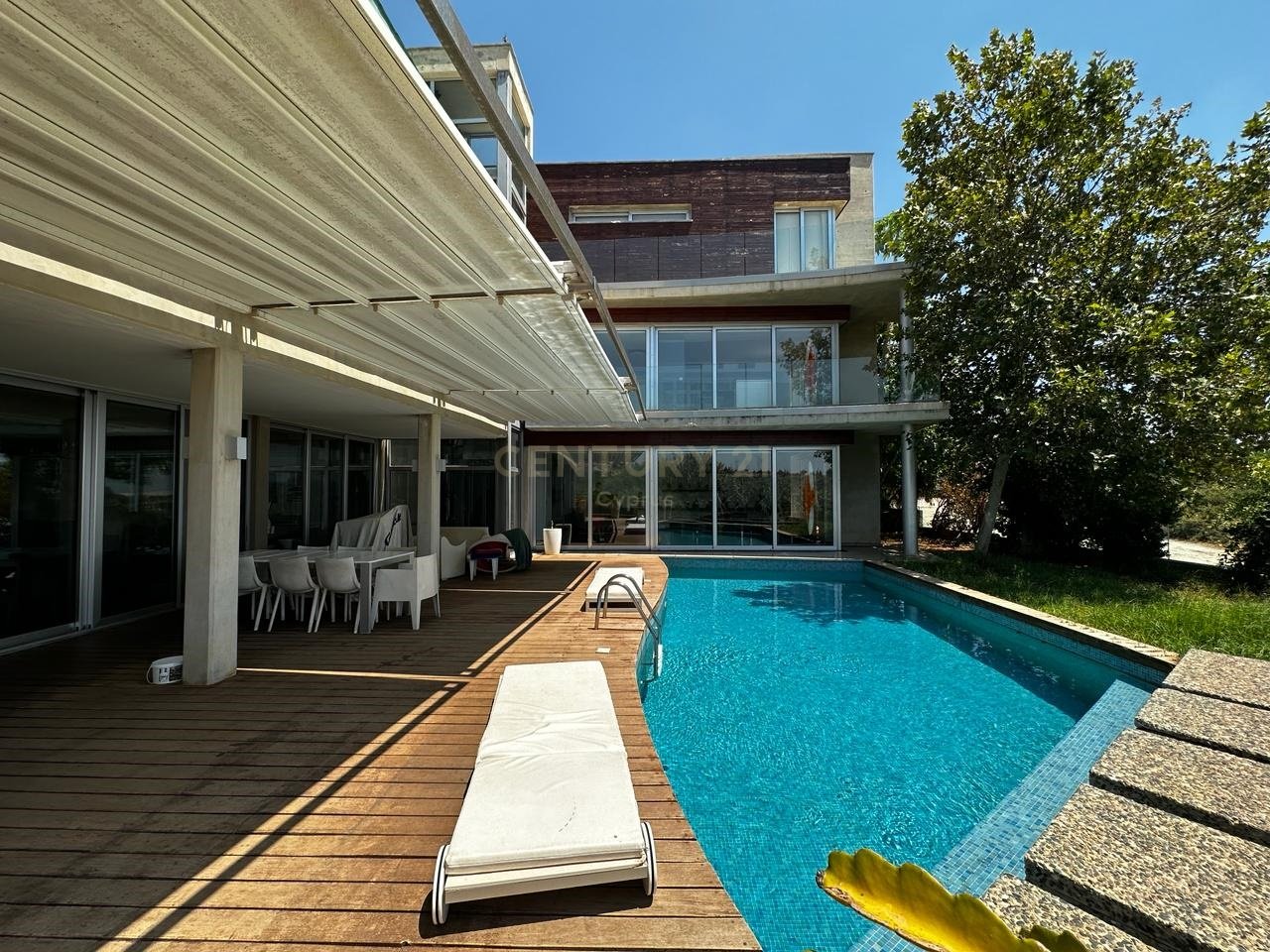 5 bedrooms Villa in Limassol, Cyprus No. 27645