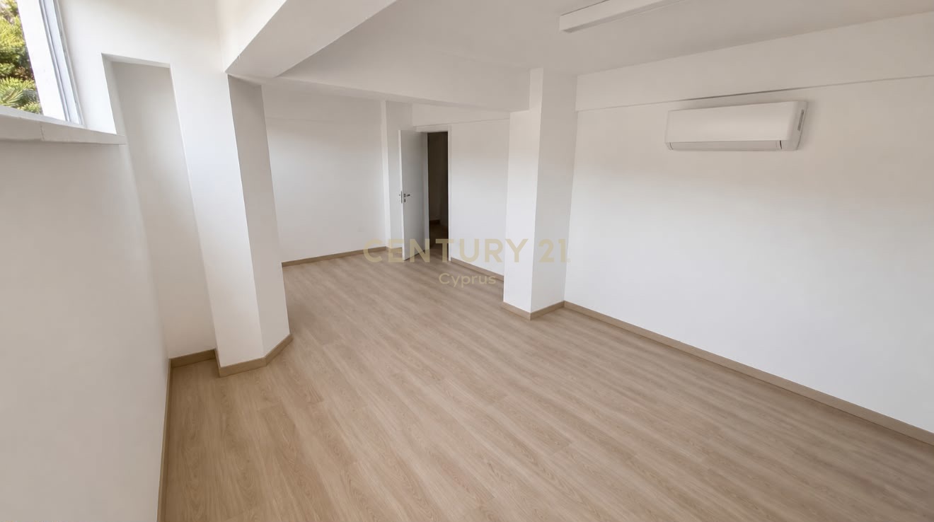 85m2 Bureau à Limassol, Chypre No. 57416