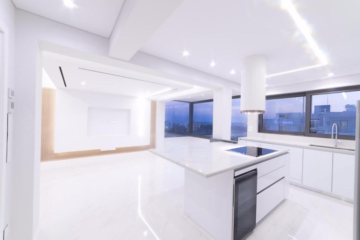 3 bedrooms Apartment in Limassol, Cyprus No. 38565