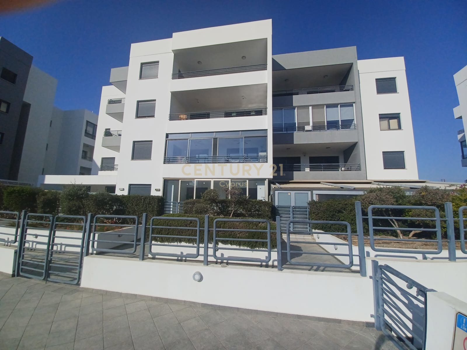 3 dormitorios Apartamento en Agios Athanasios, Limassol, Chipre No. 55881