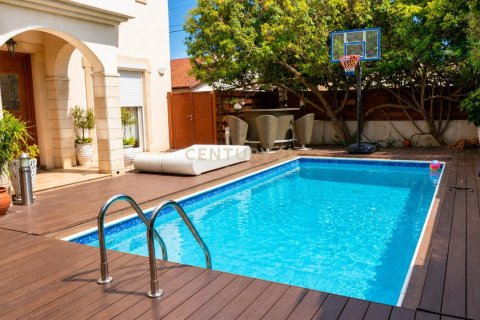 4 dormitorios Villa en Agios Athanasios, Limassol, Chipre No. 55094