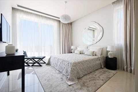5 bedrooms Villa in Larnaca, Larnaka, Cyprus No. 38236