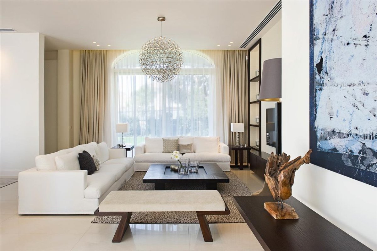 5 bedrooms Villa in Larnaca, Larnaka, Cyprus No. 38236