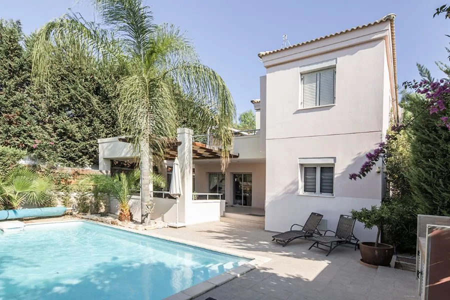 3 bedrooms Villa in Agios Tychonas, Limassol, Cyprus No. 24088