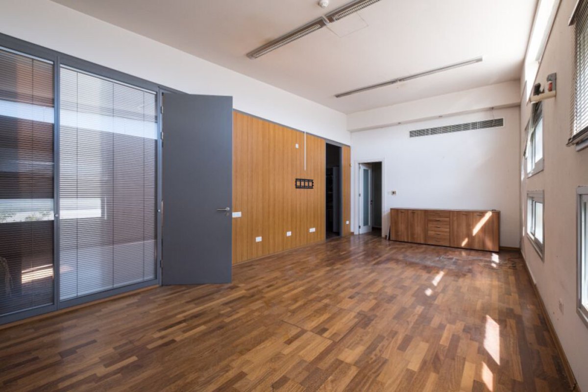 2675m2 Local comercial en Nicosia, Chipre No. 37983