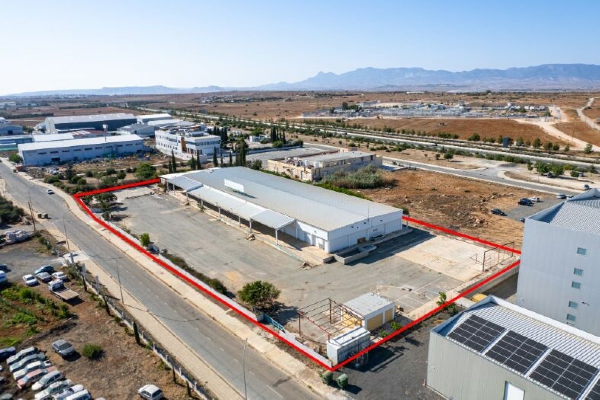 2675m2 Local comercial en Nicosia, Chipre No. 37983
