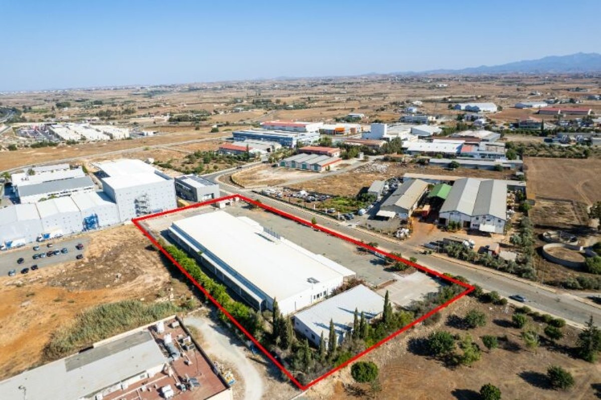 2675m2 Local comercial en Nicosia, Chipre No. 37983