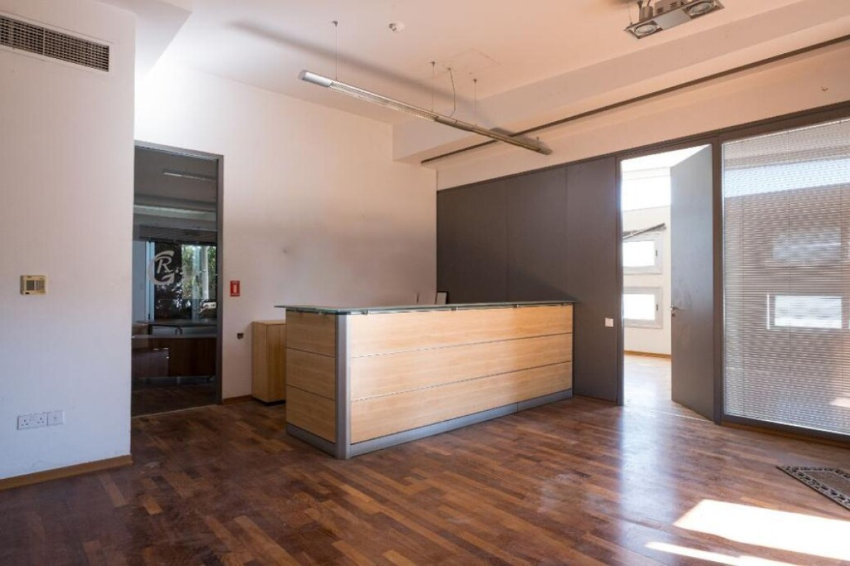 2675m2 Local comercial en Nicosia, Chipre No. 37983